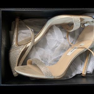 Only worn once for a wedding